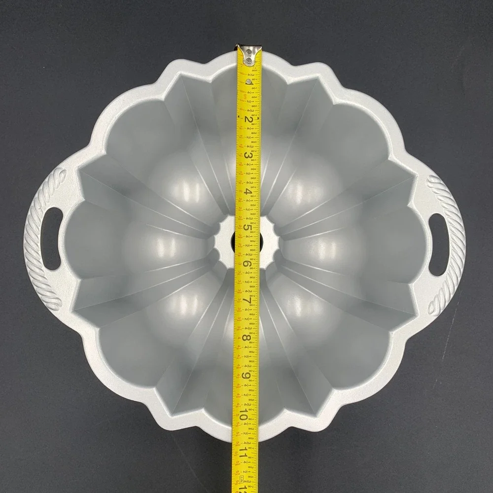 Nordic Ware Gold Anniversary Bundt Pan 10-15 Cup Cast Aluminum Made in USA